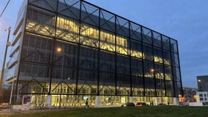 Bâtiment Frame à Schaerbeek: espaces de bureaux modulables au cœur du MediaPark