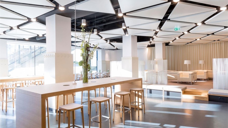Sublimez votre espace commercial: les plafonds Knauf offrent des solutions intelligentes pour les bureaux modernes et plus encore