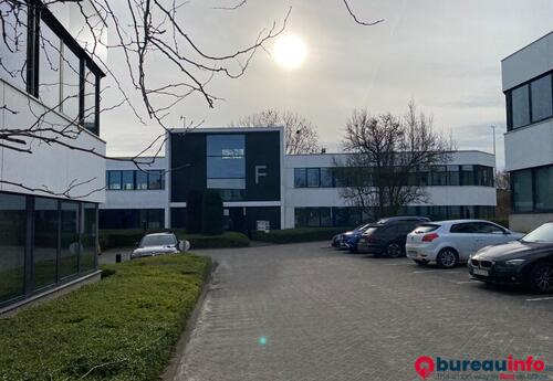 Bureaux à louer dans Bureau à louer 490 m² - Dilbeek